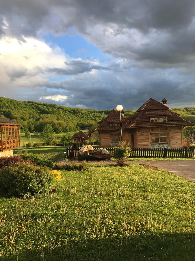 Nacionalna Kuca Bajo Mackat Willa Zewnętrze zdjęcie